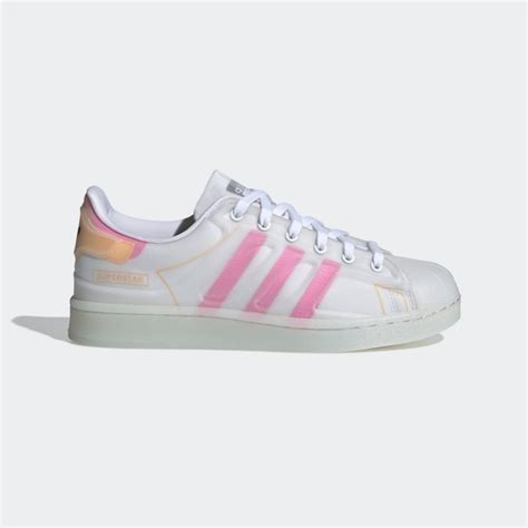 Acht speziale adidas Superstar (Damen)